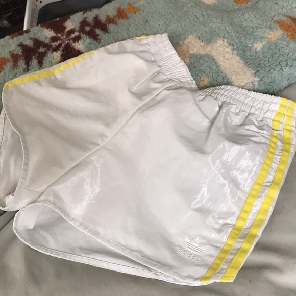 Like new adidas shorts - Picture 1 of 5